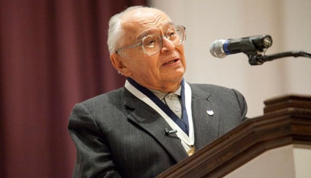 Gustavo Gutiérrez en 2009 / ©Flickr/Elmhurst University