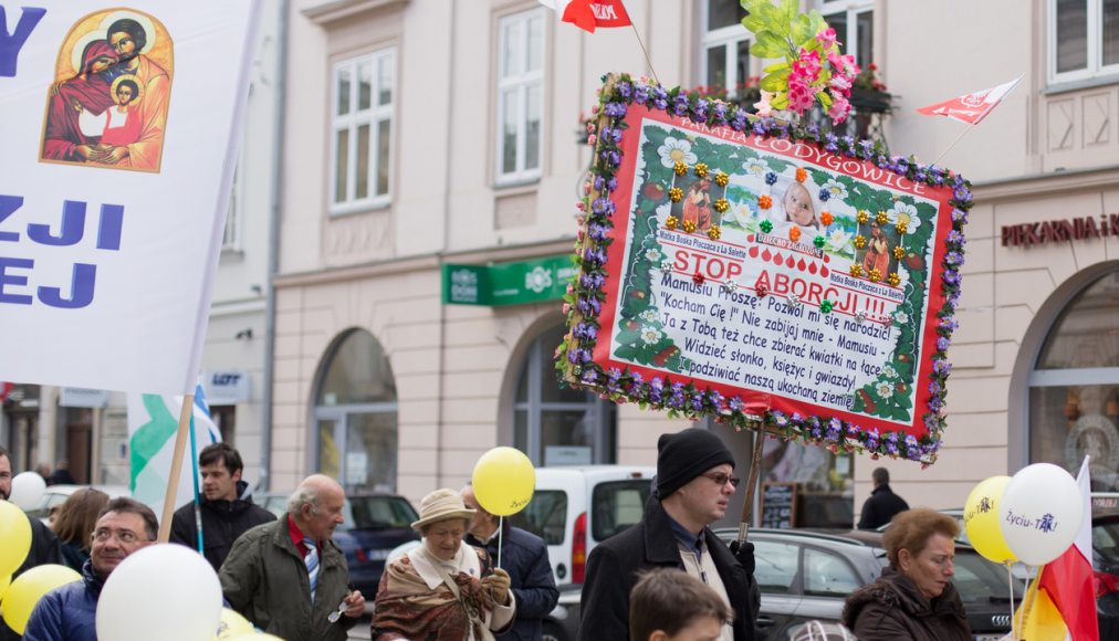 Manifestation contre l&#039;avortement à Cracovie, Pologne, 2016 / ©iStock/Eucalyptys