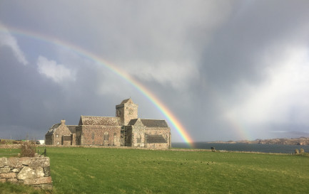 Ces dernières années, plusieurs groupes paroissiaux d’Orbe-Agiez sont allés à la rencontre de la Communauté d’Iona située sur une île de la côte ouest écossaise. / © U. Riedel Jacot