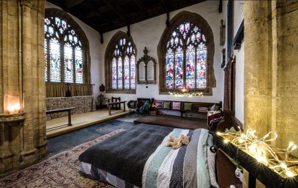 Camping dans l&#039;église All Saints à Langport, en Angleterre. / RNS