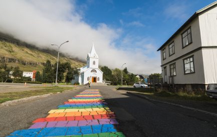 Refuse de célébrer un mariage homosexuel? «Les ministres du culte de droit public se voient exposés à un risque de responsabilité pénale» / IStock