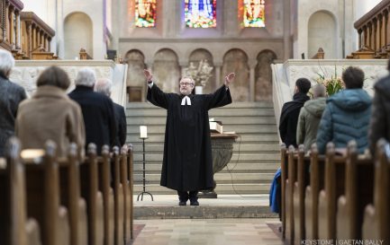 Pastorat: les Églises réformées font face à un manque de relève / Keystone/Gaetan Bally